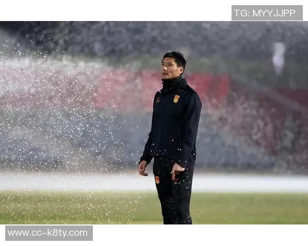 新一届国足今日下午正式开启新年首训邵佳一亲自为球员示范技战术