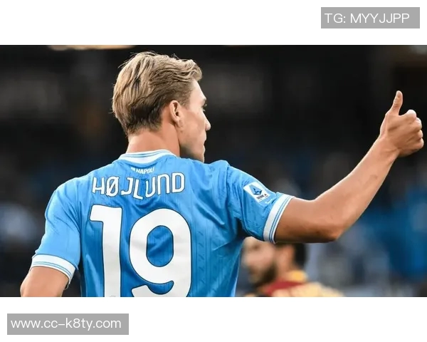 克里斯坦特自2017年2月以来意甲中场球员头球进球数居首达15球